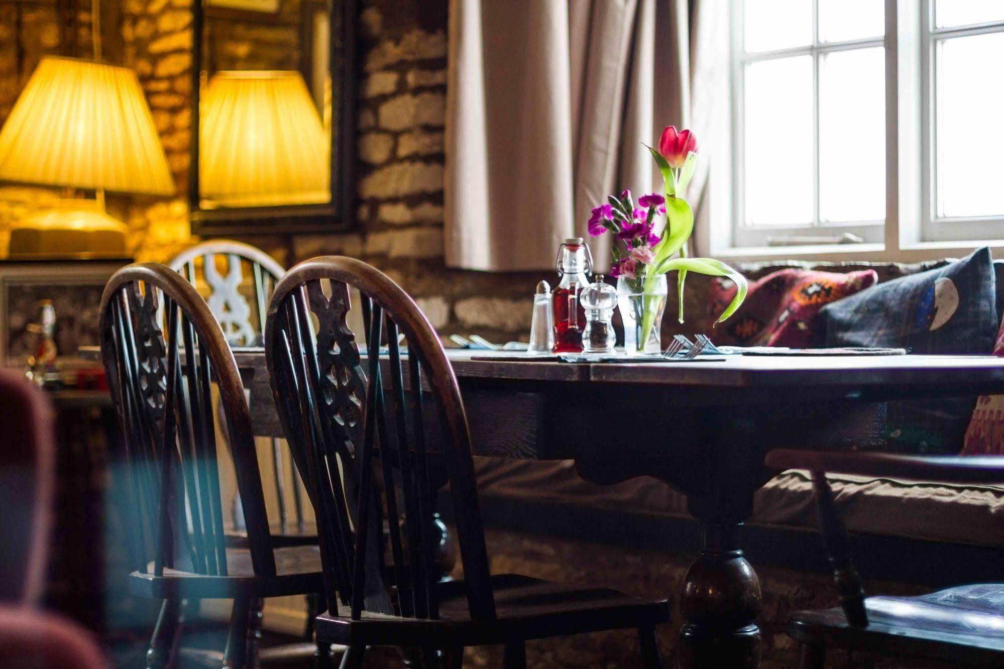 The Holford Arms Bed and Breakfast Tetbury Exterior foto